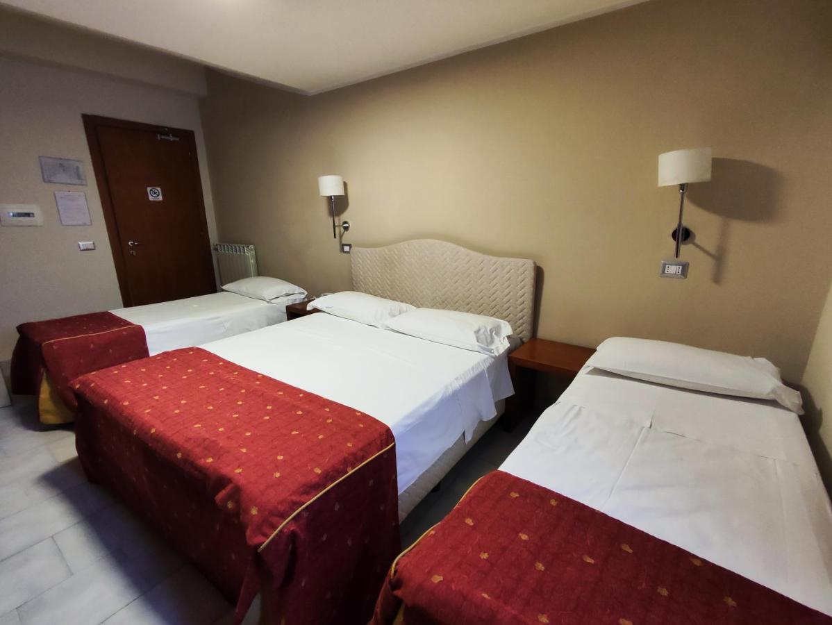 Pisani Hotel San Nicola la Strada Esterno foto