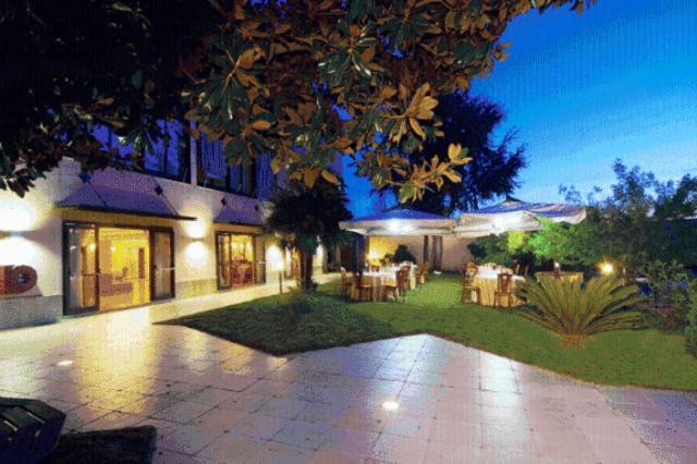 Pisani Hotel San Nicola la Strada Esterno foto