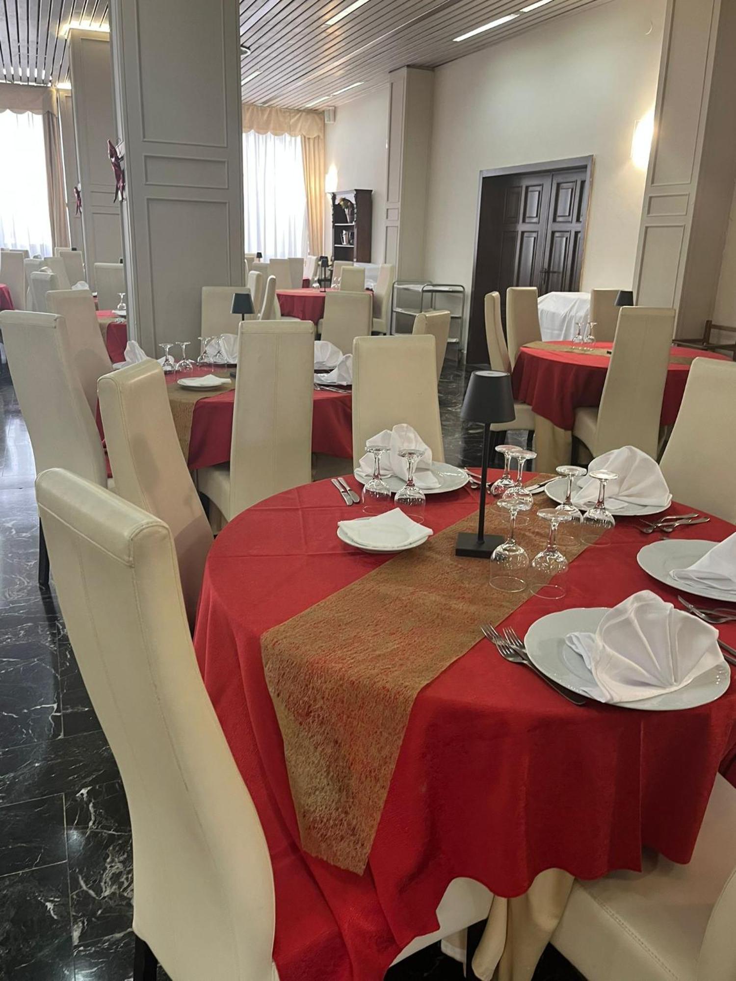 Pisani Hotel San Nicola la Strada Esterno foto