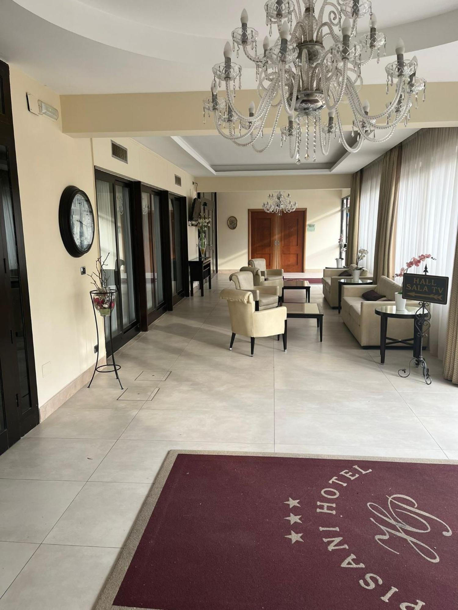 Pisani Hotel San Nicola la Strada Esterno foto