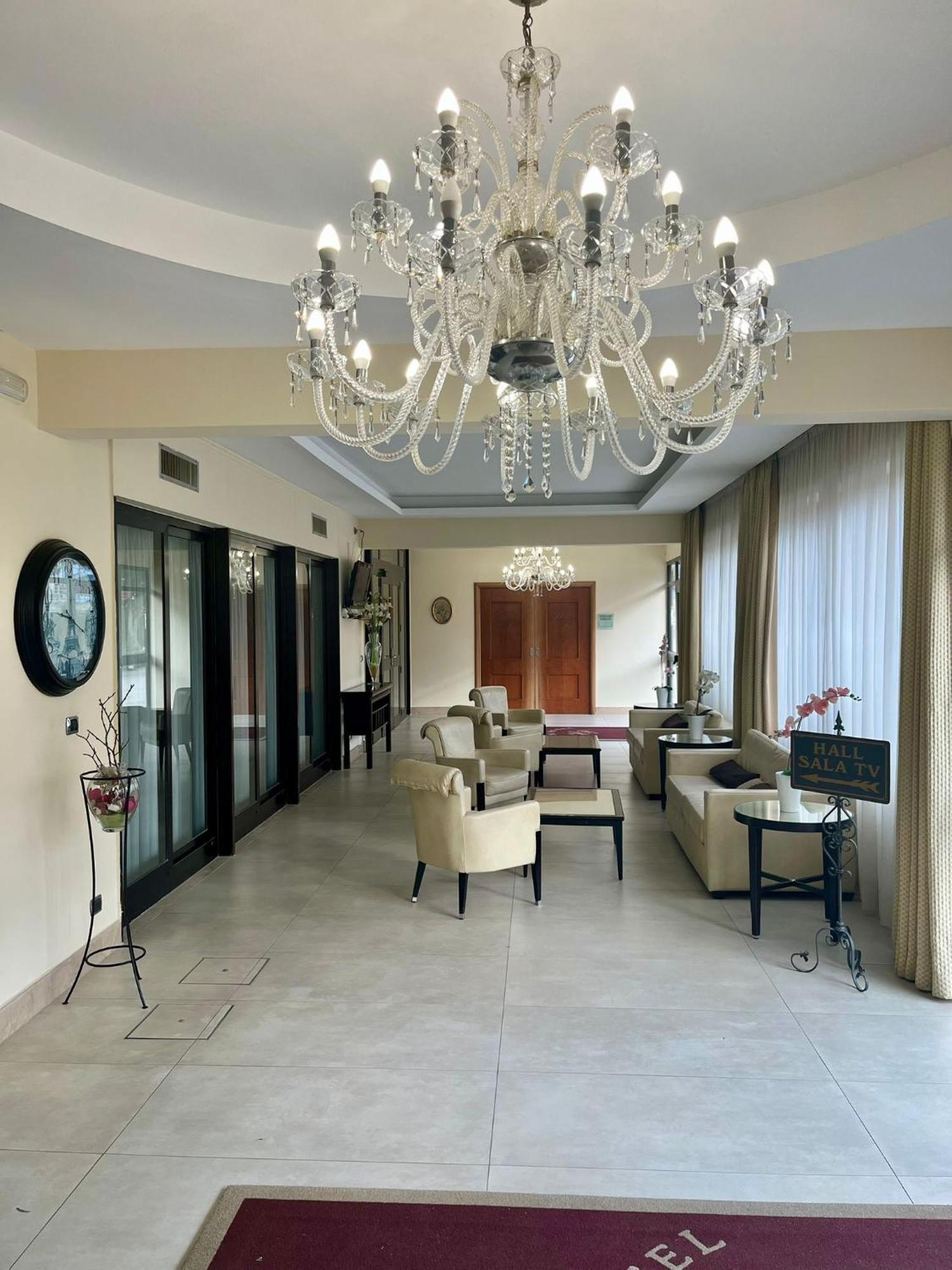 Pisani Hotel San Nicola la Strada Esterno foto