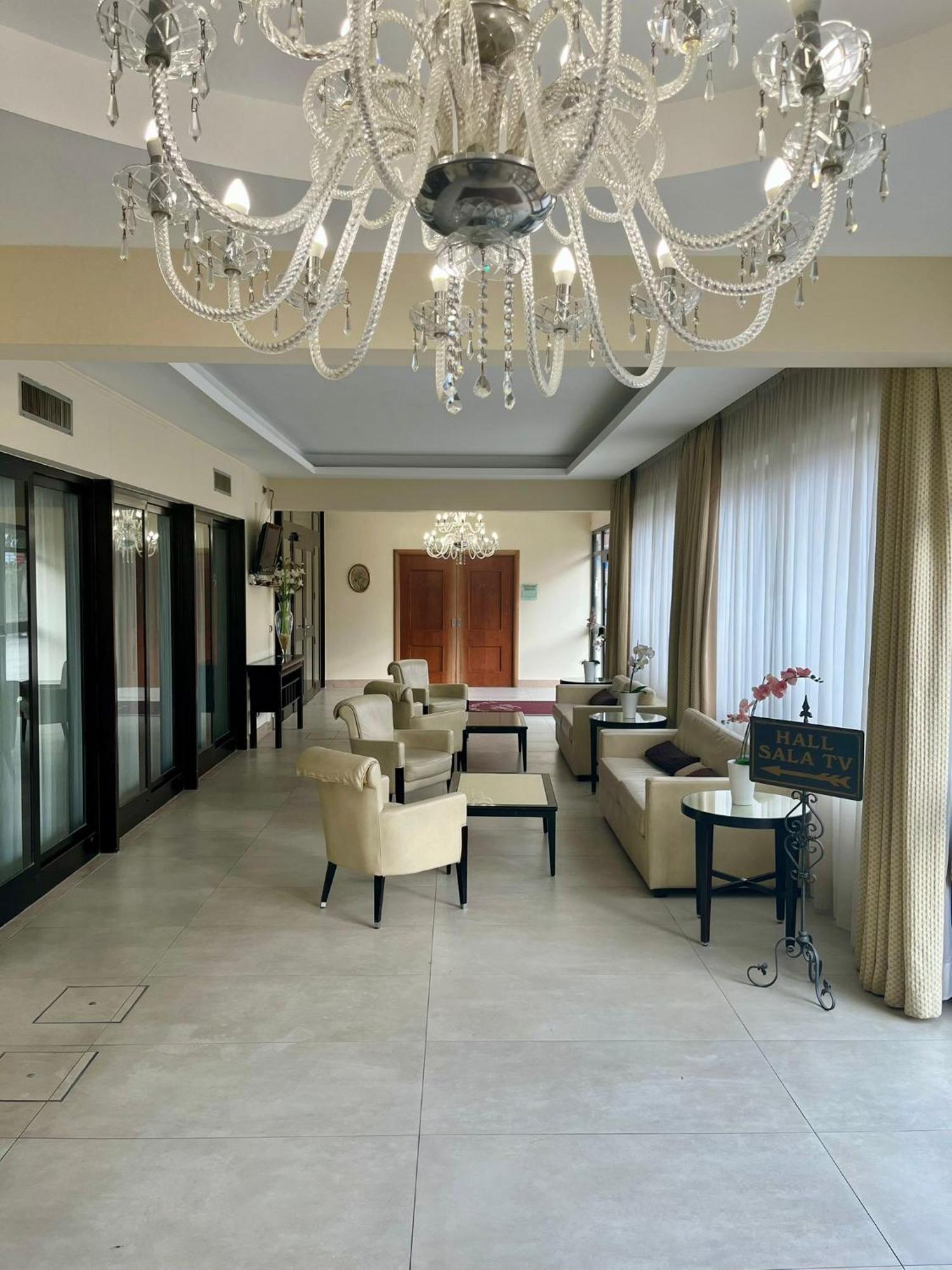 Pisani Hotel San Nicola la Strada Esterno foto