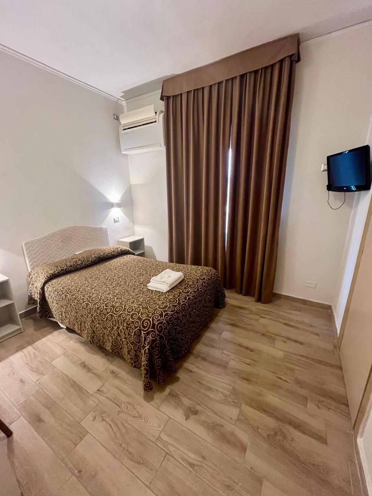 Pisani Hotel San Nicola la Strada Esterno foto