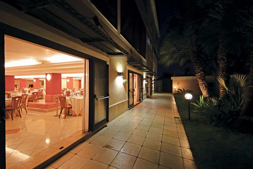 Pisani Hotel San Nicola la Strada Esterno foto