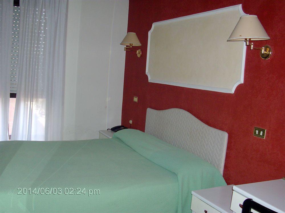 Pisani Hotel San Nicola la Strada Esterno foto