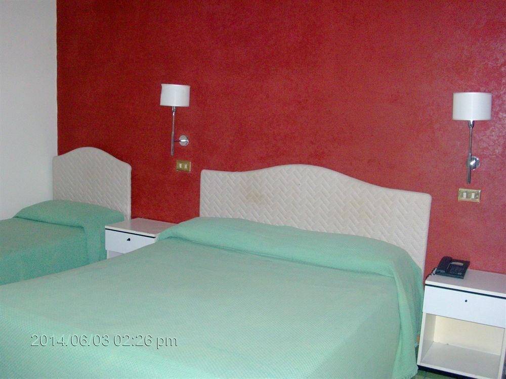 Pisani Hotel San Nicola la Strada Esterno foto