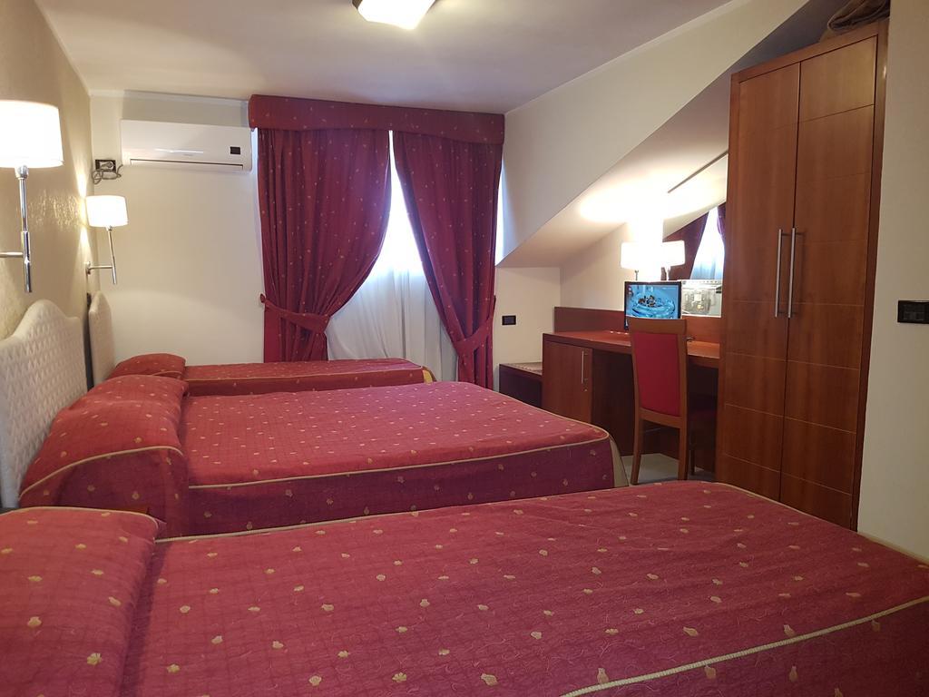 Pisani Hotel San Nicola la Strada Camera foto