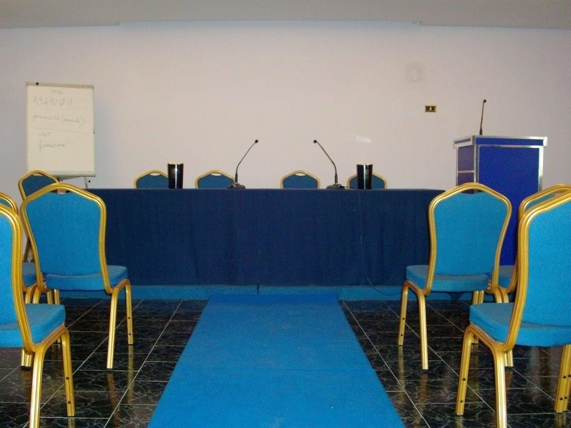 Pisani Hotel San Nicola la Strada Esterno foto