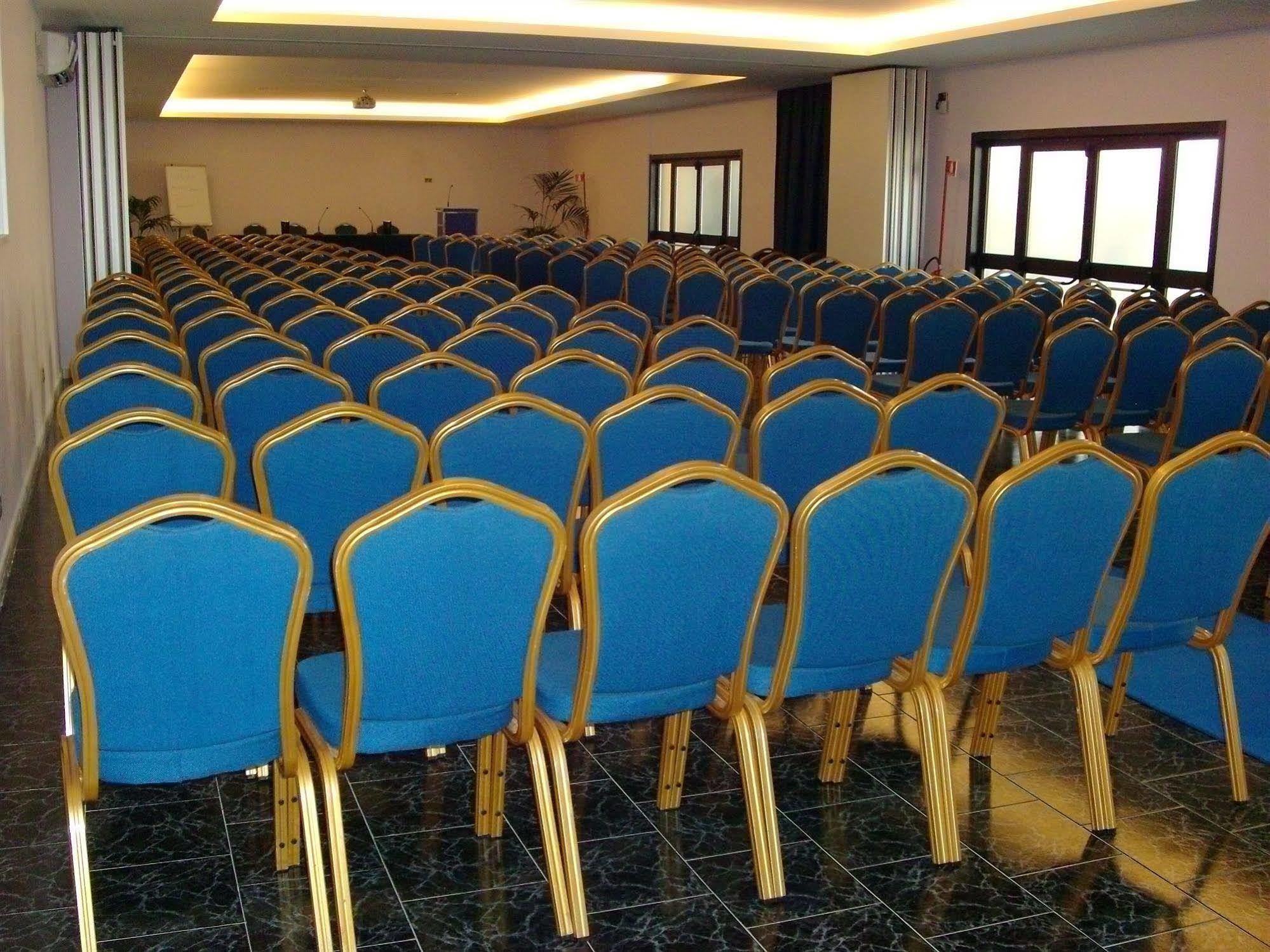Pisani Hotel San Nicola la Strada Esterno foto